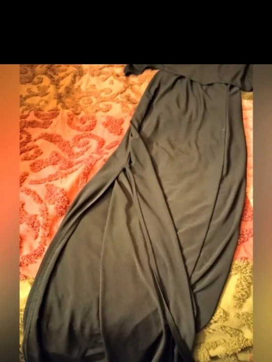 Chic Black Sleeve Maxi Dress - Elegant Evening Wear - Picture 7 of 11